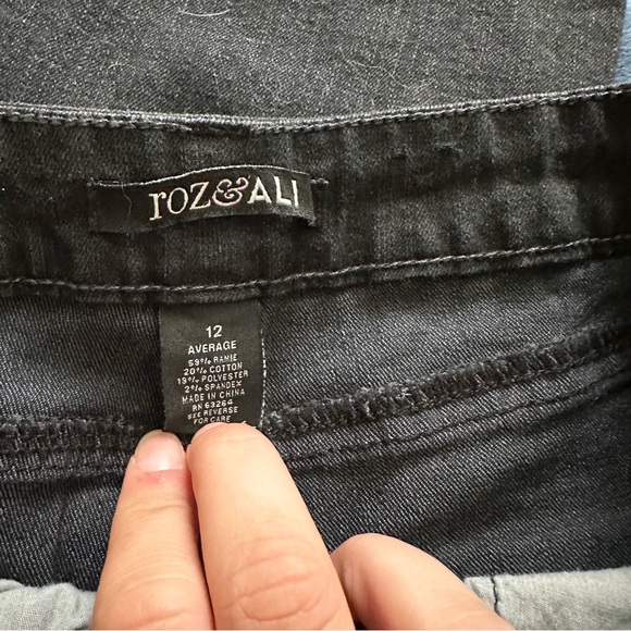 ⭐️Roz & Ali | NWOT jeans - Picture 4 of 9